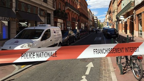 Toulouse: un policier poignardé dans un commissariat - ảnh 1